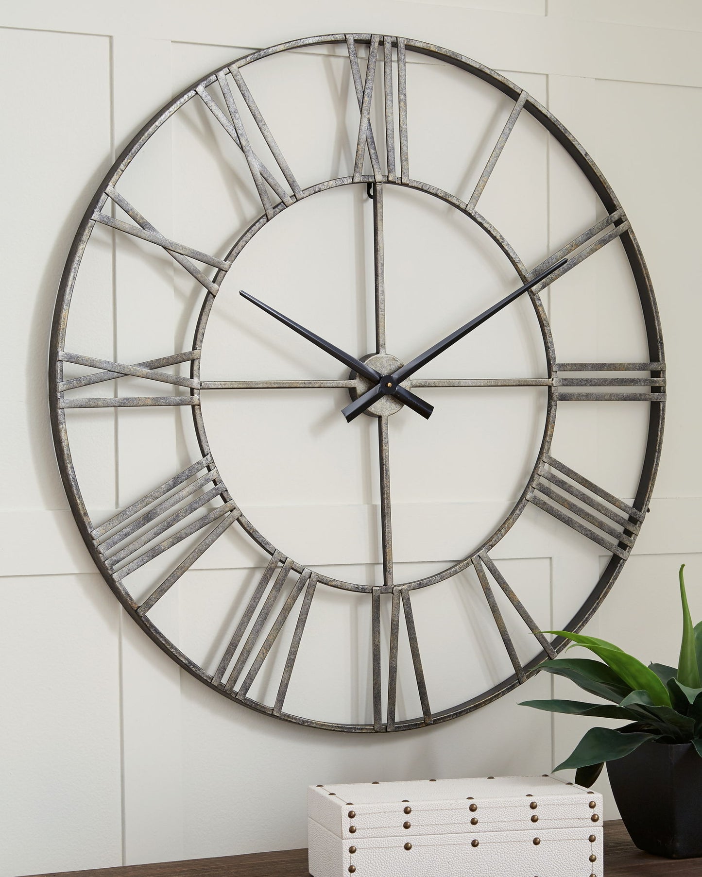 Paquita - Wall Clock - Antique Silver