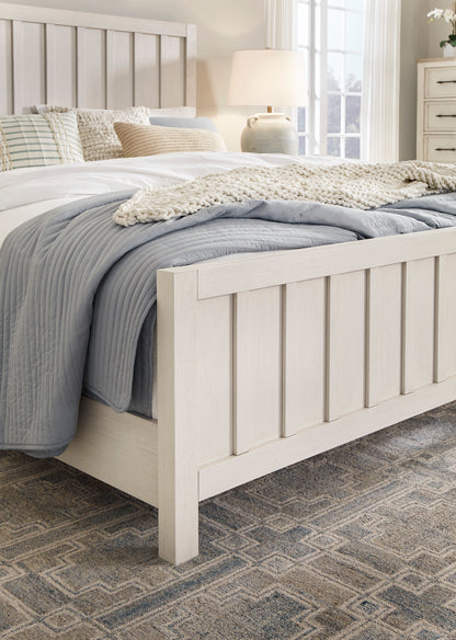 King Shaybrock Bed and 2 Nightstands
