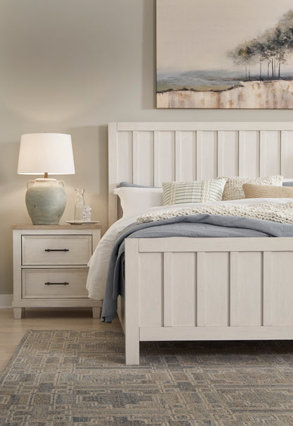 King Shaybrock Bed and 2 Nightstands